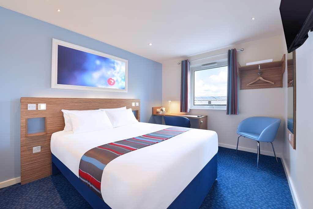 Travelodge Bracknell Central חדר תמונה
