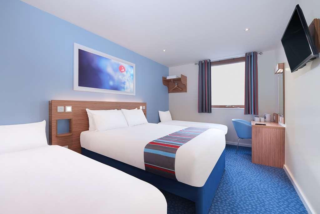 Travelodge Bracknell Central חדר תמונה
