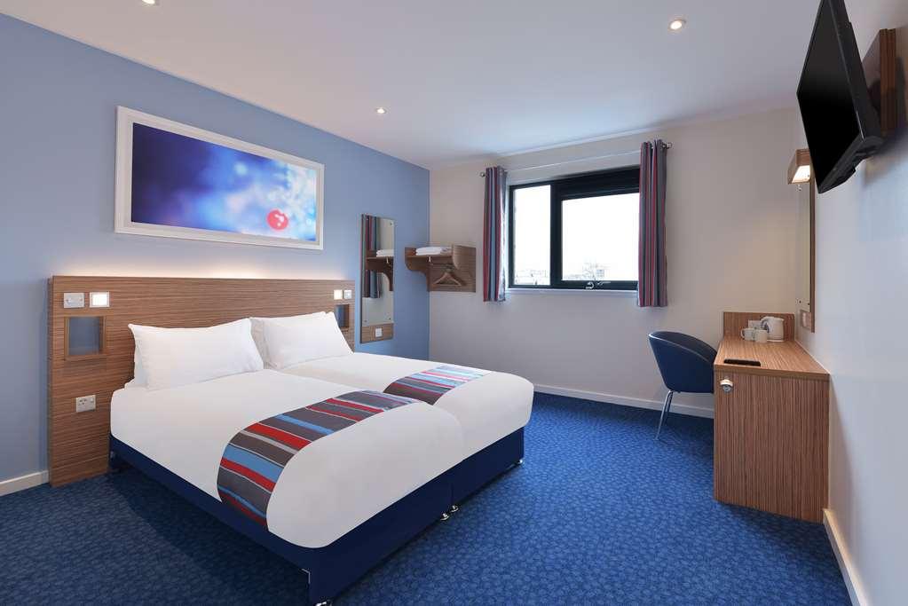 Travelodge Bracknell Central חדר תמונה