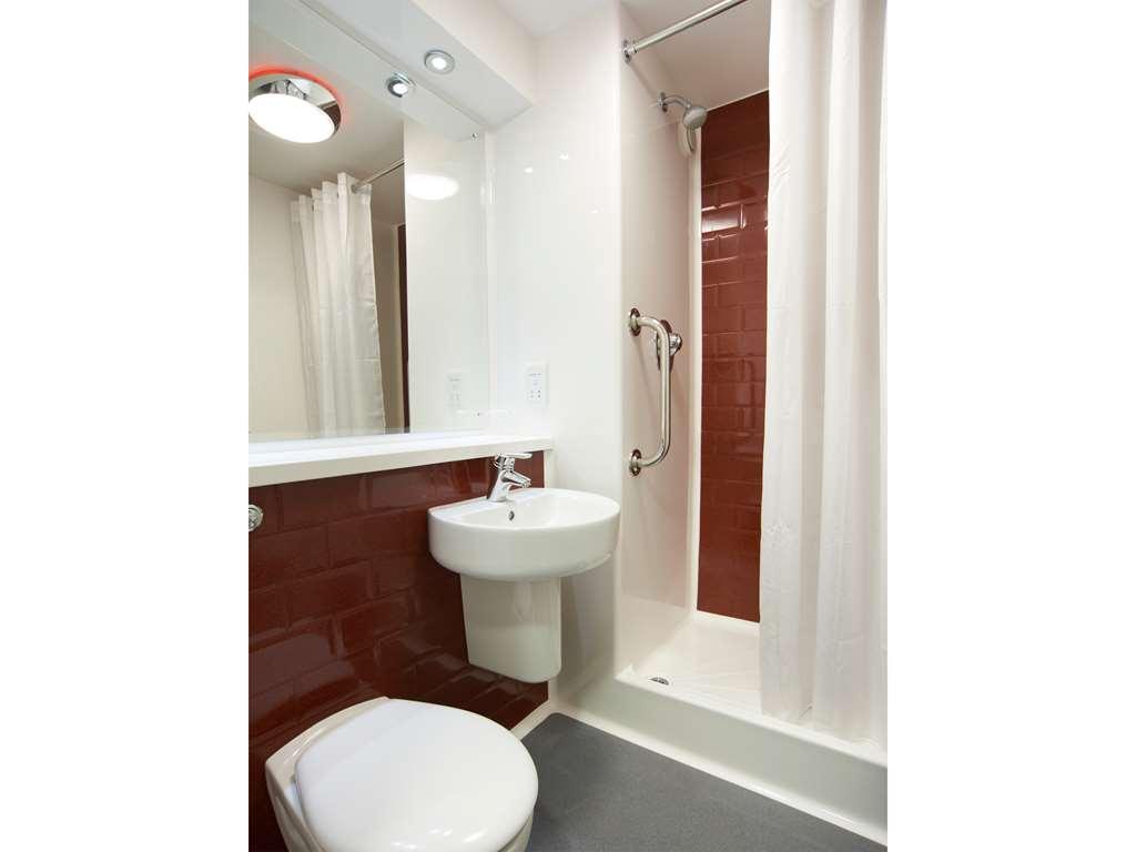 Travelodge Bracknell Central חדר תמונה