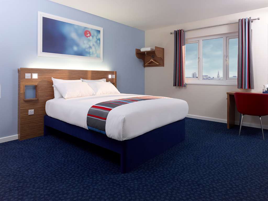 Travelodge Bracknell Central חדר תמונה