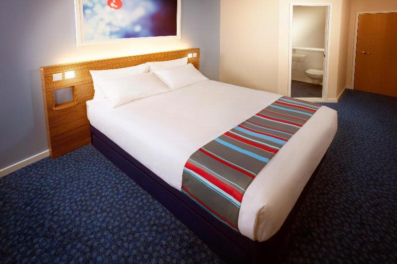 Travelodge Bracknell Central מראה חיצוני תמונה