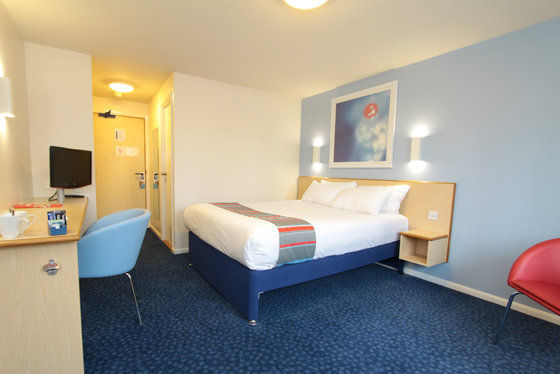 Travelodge Bracknell Central חדר תמונה