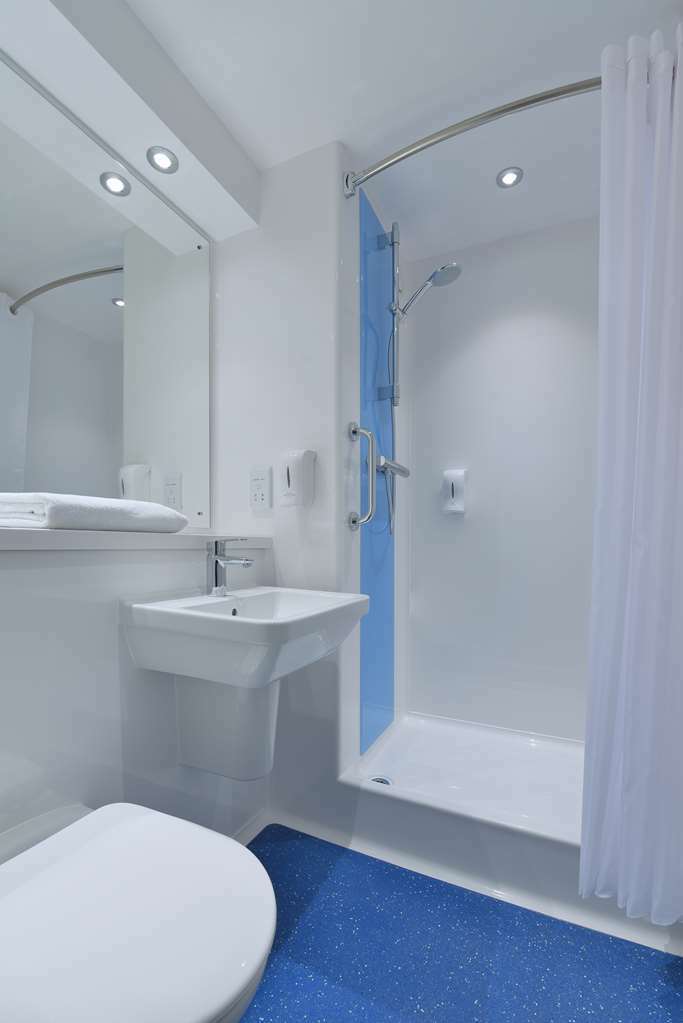 Travelodge Bracknell Central חדר תמונה