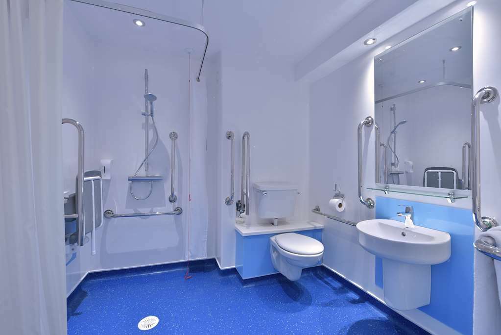 Travelodge Bracknell Central חדר תמונה